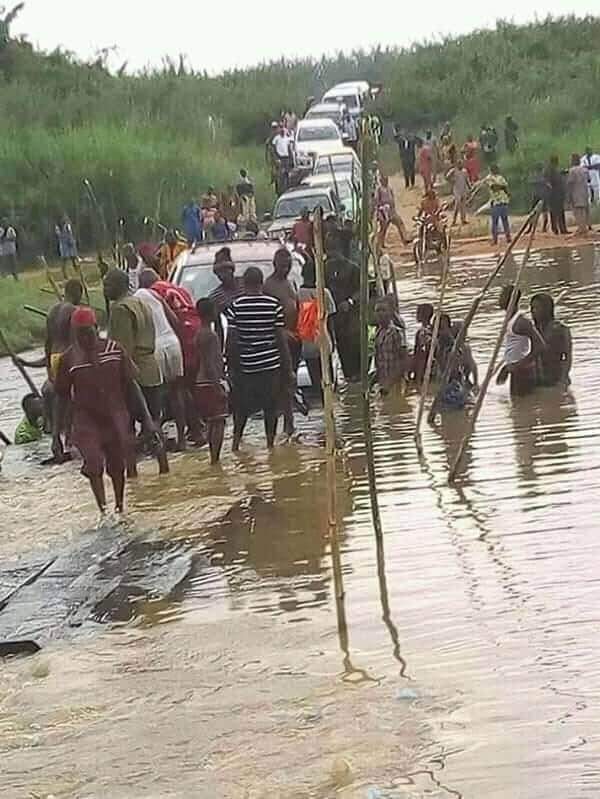 MaziOforbuike's tweet photo. Here is Umueze-Anam 'Oroma-Etiti   road at  Anambra West LGA of Anambra state, BIAFRA LAND,  NOTE  anambra west LGA is about 5poles away from anambra east (aguleri) governor obiano's home.
@MaziNnamdiKanu 
@StateDept 
@UN 
@UNHumanRights 
Biafra will bring us good living. https://t.co/I5Zu7NodNE