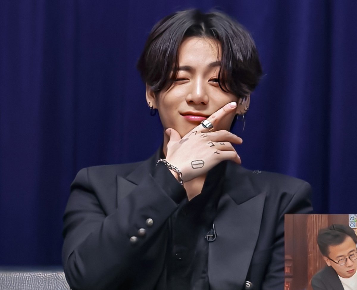 fairyprincejk's tweet photo. jungkook the ceo of visuals💖✌️ https://t.co/h94p10tDju
