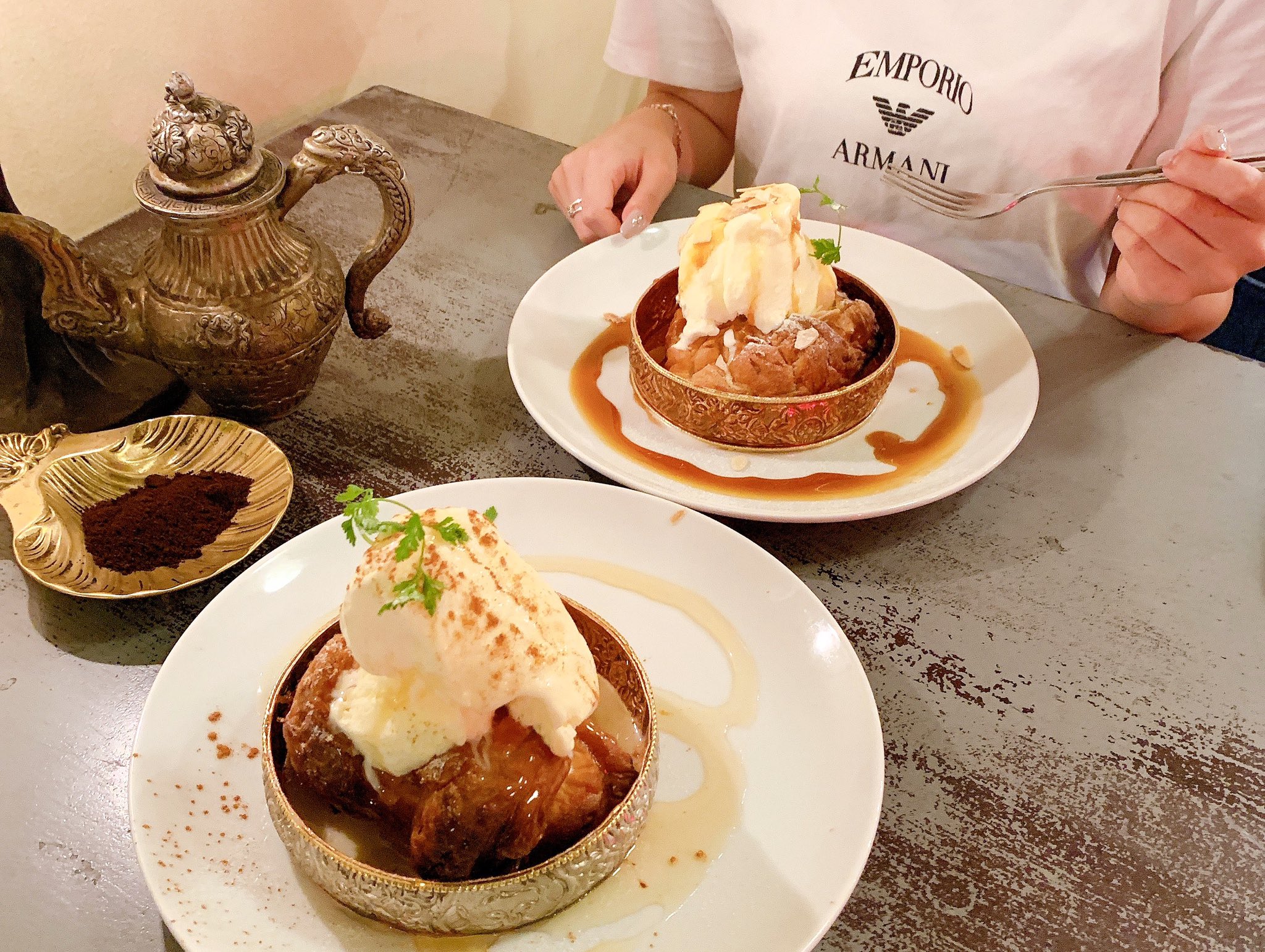 りょうくんグルメ まじでこの世の全てのパイ好きに教えてあげたいんだが渋谷の ザリガニカフェ には全ての人間を虜にする禁断の アップルパイがある これが焼き立てサックサクのパイにアイスが乗って超絶美味いからぜひ全国のパイ好き パイを愛する者