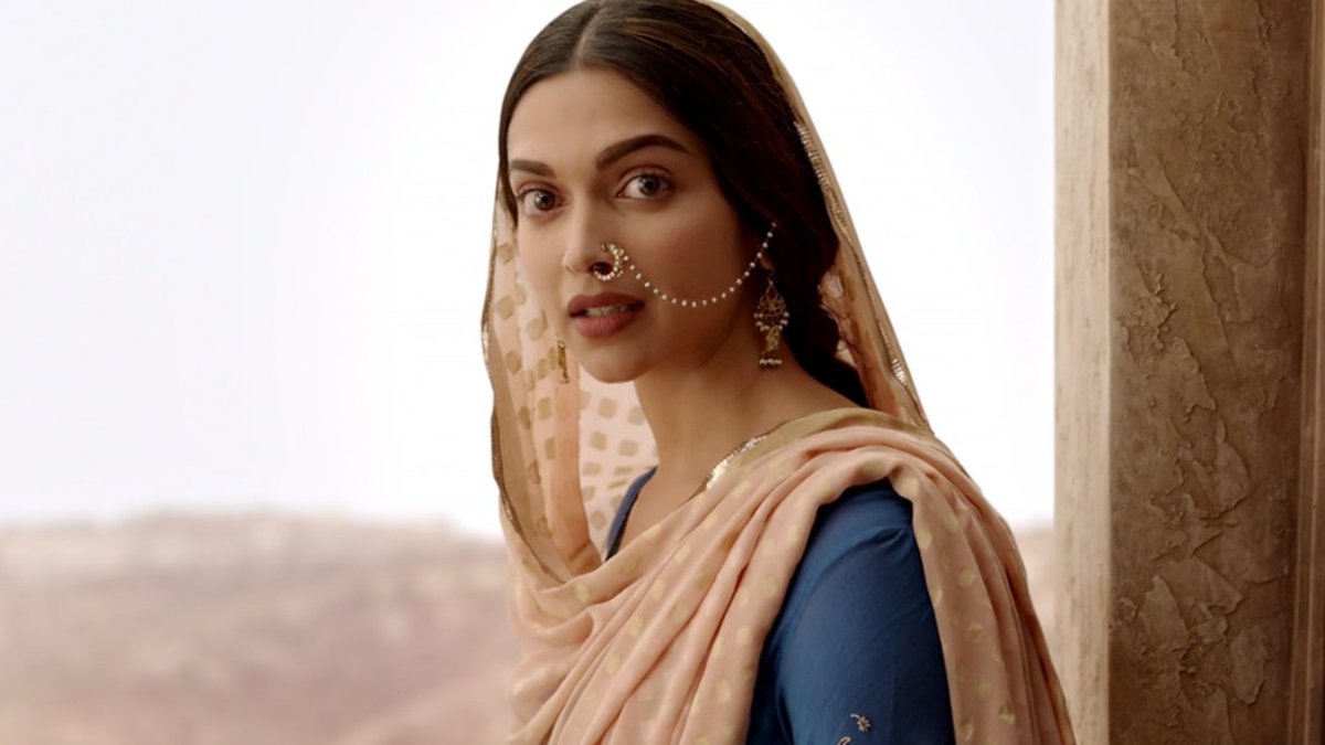 Deepika Padukone as Mastani. A Thread.  #EidMubarak  