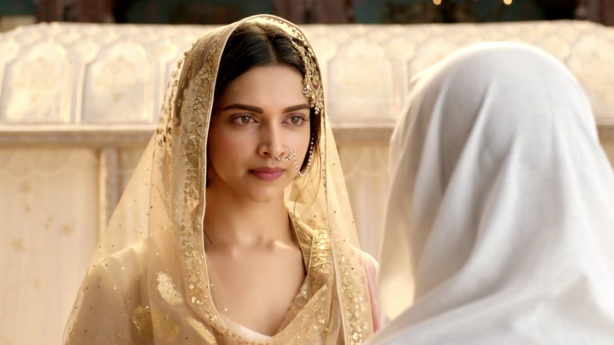 Deepika Padukone as Mastani. A Thread.  #EidMubarak  