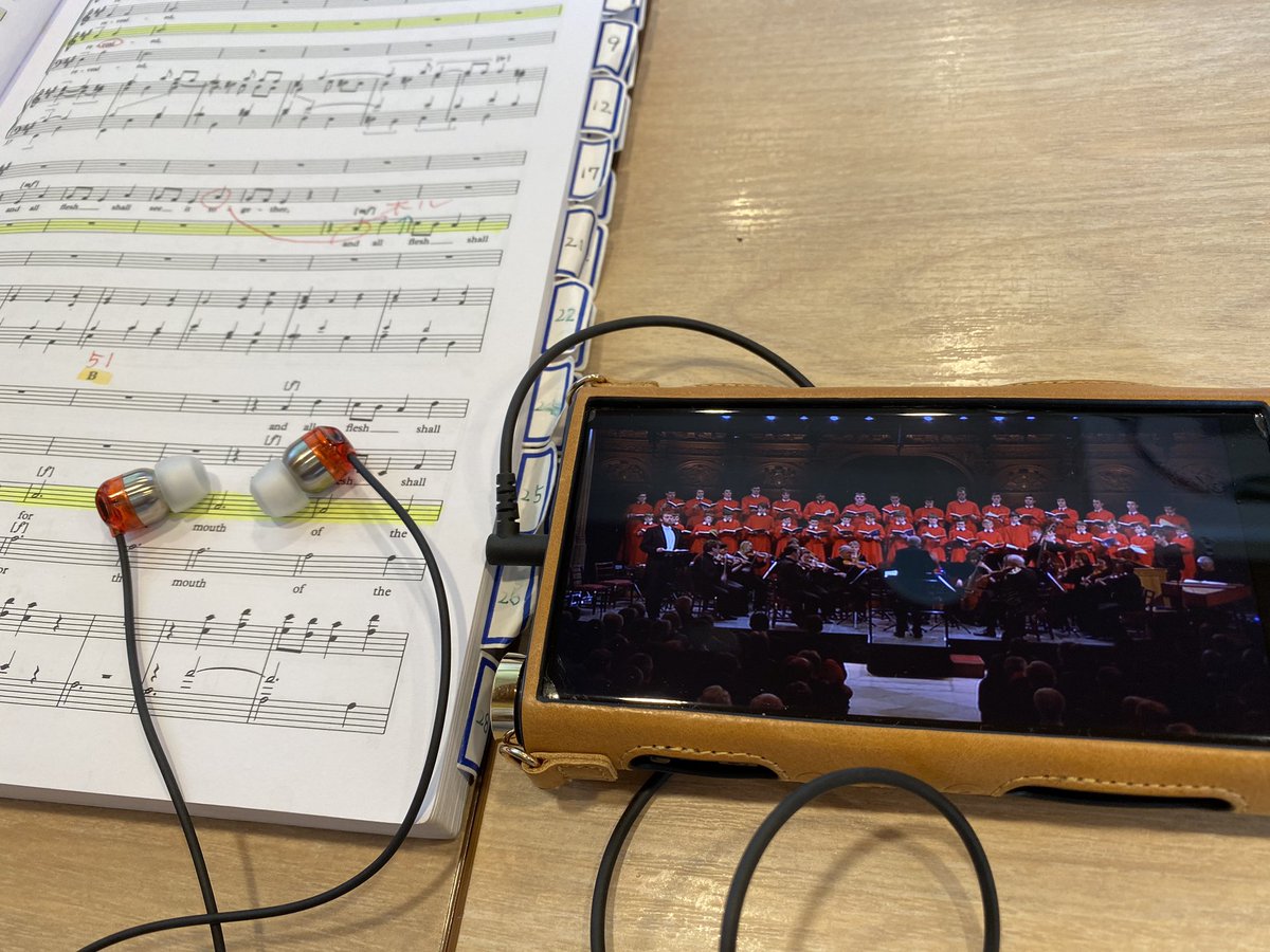 mitsururingo's tweet photo. Handel Messiah練習ーfiio m15 碧2019だと思わず聴き入ってしまいますな https://t.co/gmSfNwq8uZ