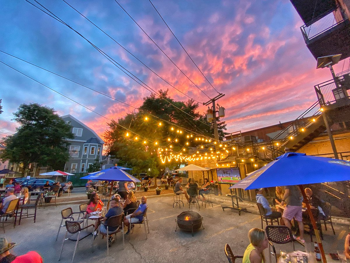 willbyington's tweet image. Saw my first live music tonight since March... Fantastic seeing my friends in the @Southof80band on a distantly social north side parking lot outside the great @piggerychicago!