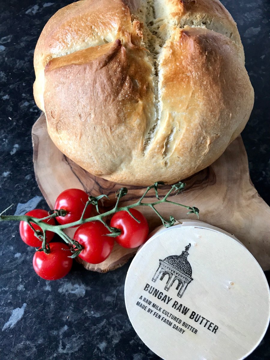 FoodieExplore's tweet image. Freshly made bread for the weekend foodieexplorers.co.uk/easy-artisan-n… #breadrecipe #makeathome