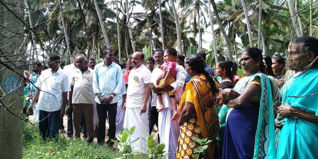 PhilmooreRobert's tweet photo. குமரி முன்னாள் மாவட்ட கழக செயலாளர், மண்ணின் மைந்தன் அண்ணாச்சி திரு. Adv. @A_VIJAYAKUMARMP அவர்களின் கழக பணி சிறக்க வாழ்த்துக்கள்.!

நினைவலைகள்... https://t.co/wJq1TRWmdg