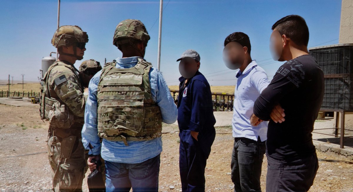 CSOJTF_Central's tweet photo. Hêzên Sûriyeya Demokratîk bi hevalbendiya hêzên Hevpeymaniyê deverên girîng topbaran dikin û di 19ê Tîrmeha sala 2020-an de bi rêberên herêmî re li Rojhilata Sûriyê civiyan ku ji bo ewlehiya gelên sivîl bicîh bînin.
#LifeAfterDaesh #Coalition #StrongSyria https://t.co/XeelWA99Ny