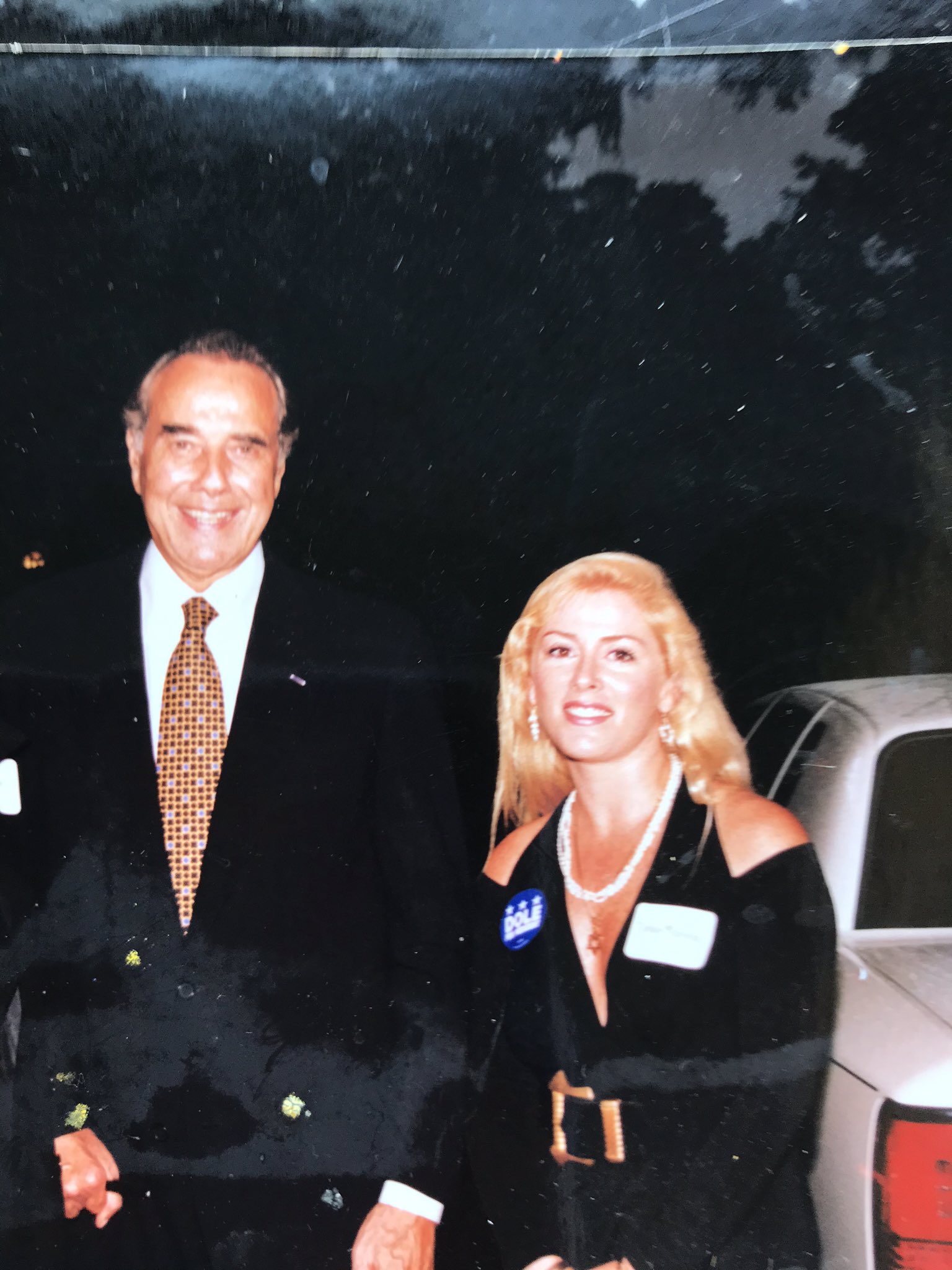Happy Birthday to Bob & Elizabeth Dole . Thank you for your service. 