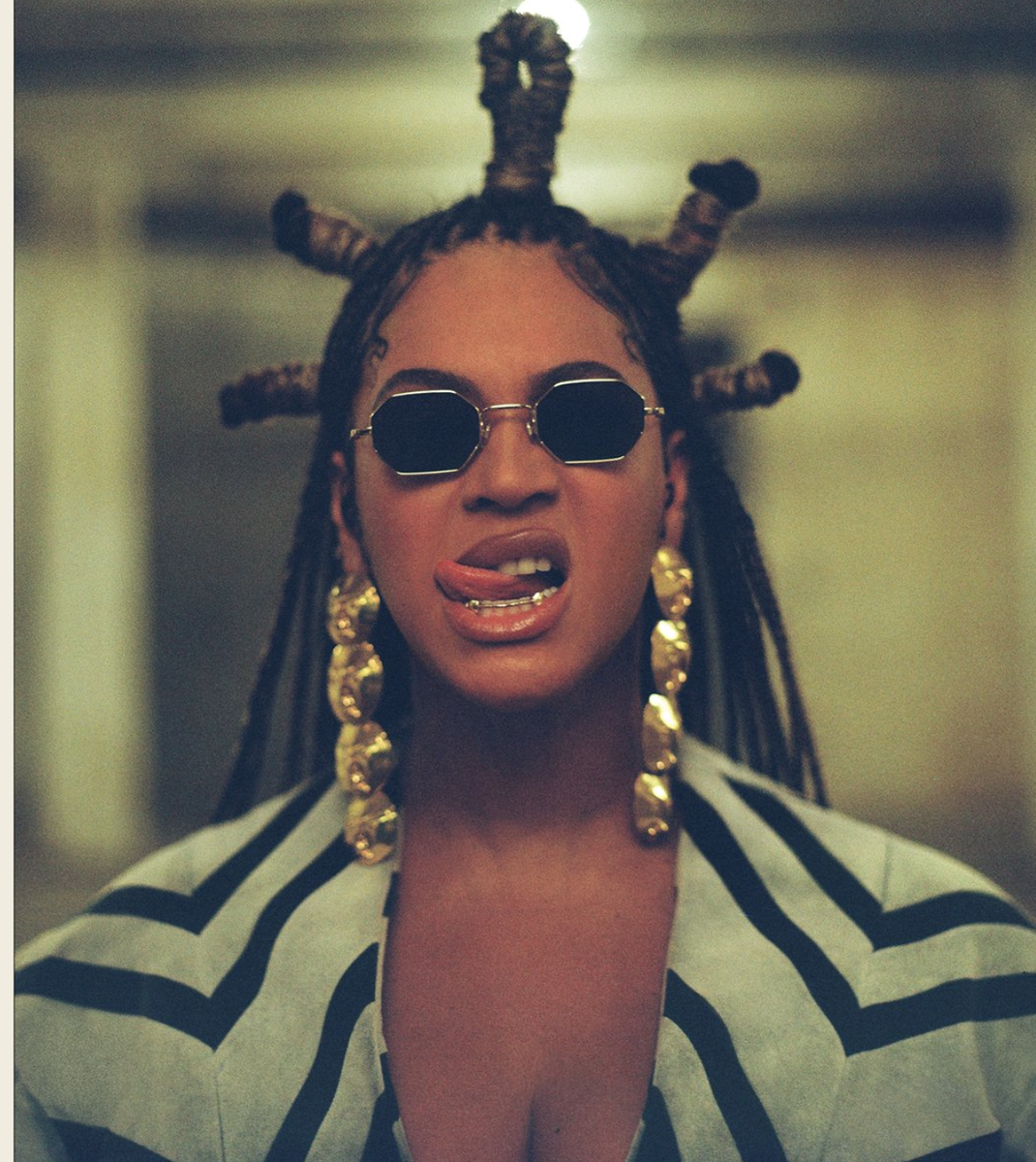 chellewilsonaka's tweet photo. Esigie was so happy he got the throne, he did just like a first round draft pick & bought his mama a house-a beautiful palace and he didn't stop there. He was the first to institute the title of Iyoba or Queen Mother, which of course he conferred on Idia. #SheSlay https://t.co/tyjjH9eevi