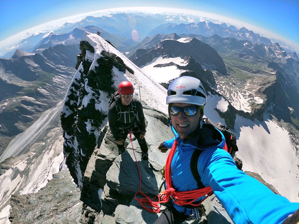 AlpinaGuide's tweet photo. Вчера наша группа успешно поднялась на Гроссглокнер https://t.co/g35lULSOCR
#гроссглокнер #großglockner #grossglockner https://t.co/fp4mNFIbdC