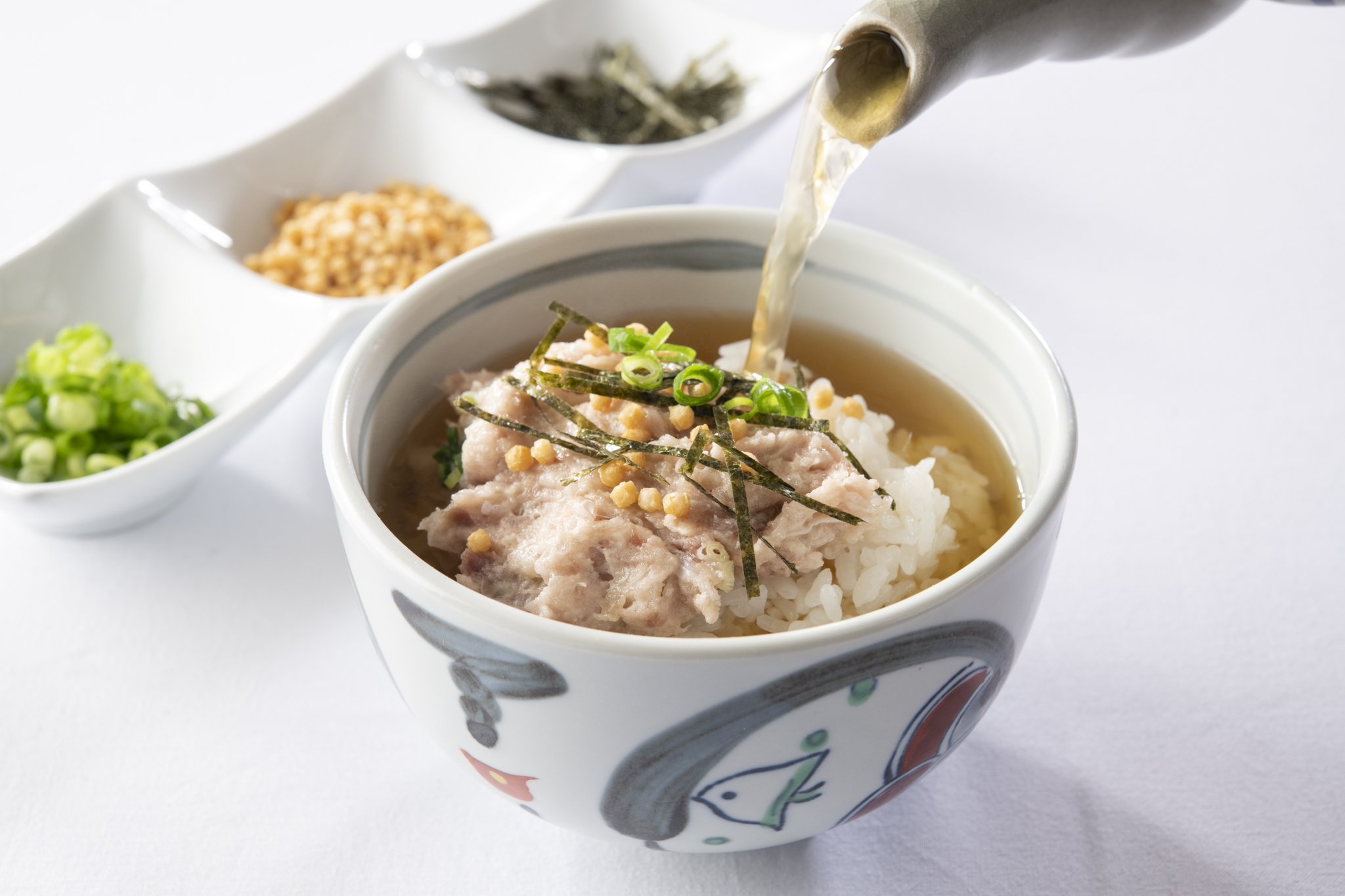 鴨川シーワールド 公式 鴨川シーワールドホテルで朝は漁師めし 朝食バイキングでは 鯵のなめろうをのせたごはん にだしをかけていただく まご茶漬け を提供中です 漁業が盛んな房総で漁師めしとして食べられてきました 鴨川シーワールド 公式 鴨川シーワールドホテルで朝は漁師めし 朝食バイキングでは 鯵のなめろうをのせたごはん にだしをかけていただく まご茶漬け を提供中です 漁業が盛んな房総で漁師めしとして食べられてきました