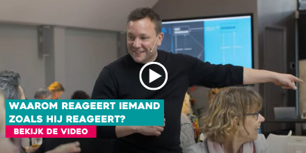 Waarom reageert iemand zoals die reageert? Door het gedrag van uw medewerkers te begrijpen en te veranderen is het mogelijk probleemsituaties op te lossen en gedrag te beïnvloeden. U leert dit tijdens de Masterclass De Psychologie van het Beïnvloeden: bit.ly/37saksX
