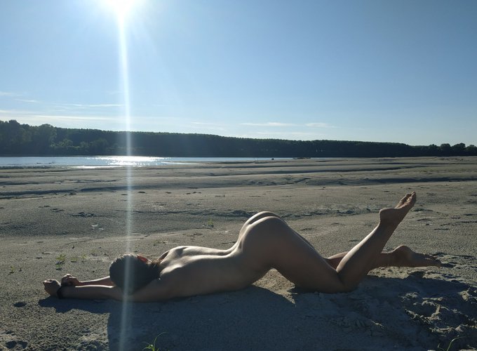 Weekend #SaturdayMotivation #StunnerSaturday @thesexpedition #SaturdayMorning #exhibicionist #outdoors<a href="/tag/saturdaymotivation"class="tags">#SaturdayMotivation</a><a href="/tag/stunnersaturday"class="tags">#StunnerSaturday</a><a class="tags" target="_blank" title="On Twitter" href="/?out=eyJ0eXAiOiJKV1QiLCJhbGciOiJIUzUxMiJ9.eyJpYXQiOjE3MTk5OTY4MjMsImlzcyI6InR3cG9ybnN0YXJzLmNvbSIsIm5iZiI6MTcxOTk5NjgyMywiZXhwIjoxNzUxNTMyODIzLCJyZWRpcmVjdF91cmwiOiJodHRwczovL3R3aXR0ZXIuY29tL3RoZXNleHBlZGl0aW9uIn0.qN1YU6Pkv-qTFbNEoPwX1oTF7HqrfcN2cY_qOfQpI5df9YTrq41O-H0dGljNZ2xEjU-nNETR7W6Se3hM7VUvxQ">@thesexpedition</a><a href="/tag/art"class="tags"><span>#art</span></a><a href="/tag/outdoors"class="tags"><span>#outdoors</span></a><a href="/tag/public"class="tags"><span>#public</span></a><a href="/tag/saturdaymorning"class="tags"><span>#saturdaymorning</span></a><a href="/tag/exhibitionsm"class="tags"><span>#exhibitionsm</span></a>