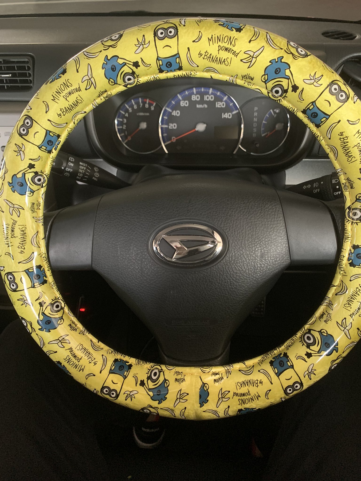 薙切うっちー30世 今日納車してきた 早速オートバックスでミニオンのハンドルカバー買ってつけた E ー ﾌｩ T Co 27i5k4ms93 Twitter
