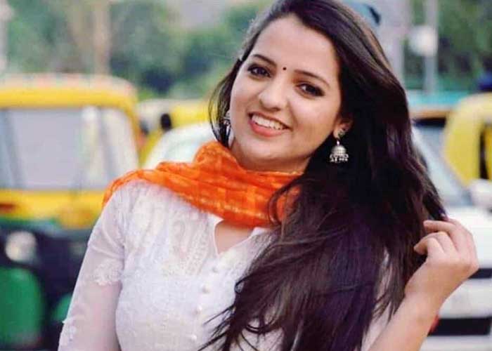 yespunjab's tweet photo. #TV #anchor who interviewed #KailashKher on positivity #hangsself in #Delhi
https://t.co/fY6FlY9QjJ https://t.co/aByLmfSnDZ