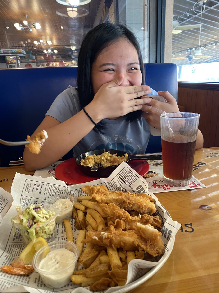 MarrielleG08's tweet photo. And we’re back to our #OhNicole adventures!

Today, we discovered that we’re normal people 🤣 https://t.co/bAi57ry8C9