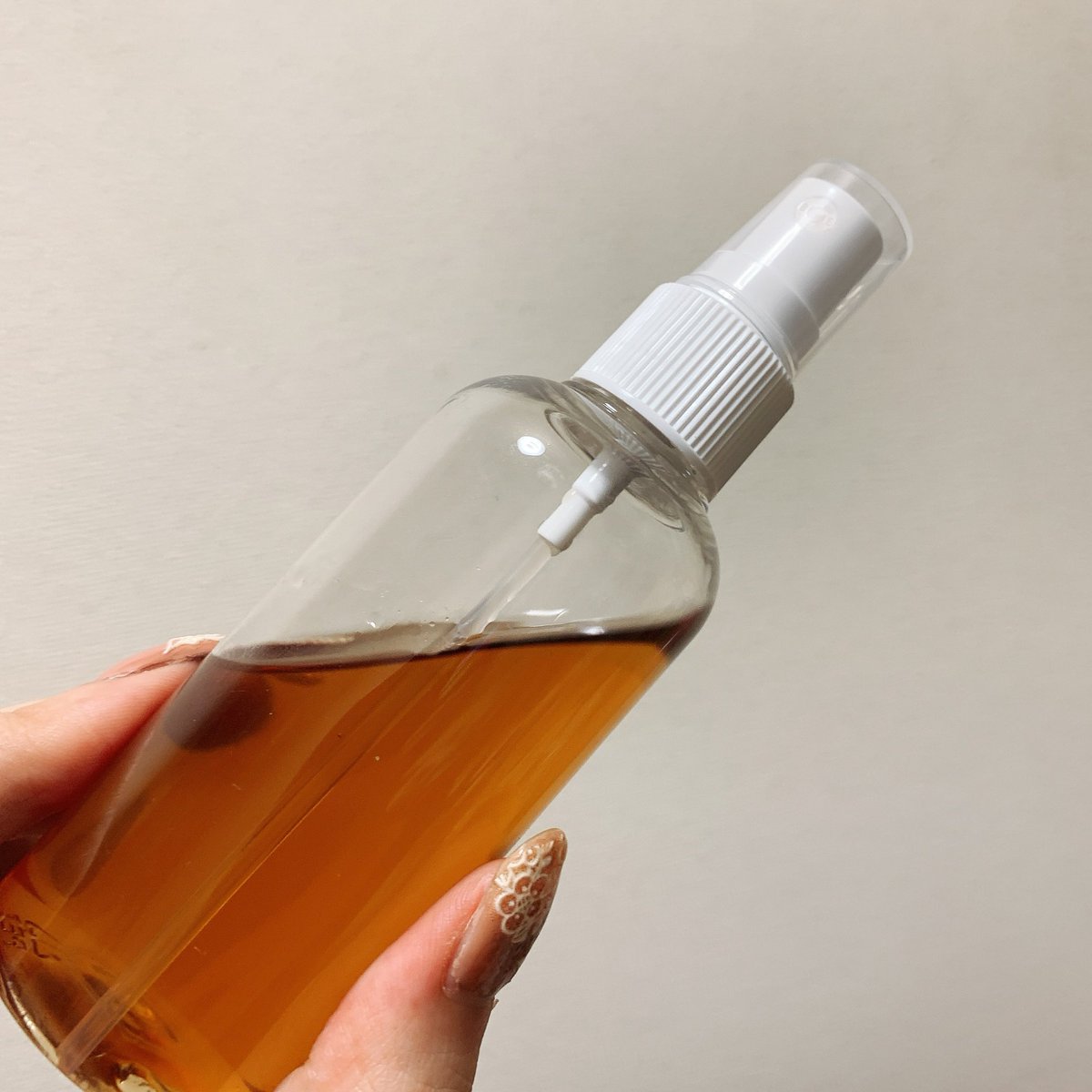 生きている塩辛 ワンシンの化粧水買ってみた 悩んだけどツボクサとガラクトミセスにしてみた 欲しい効果の化粧水 をミックスして使う的な使い方があるらしいので混ぜたんだけど 元々まぁまぁキツめのツボクサとなんとも言えない香りのガラクトミセスが