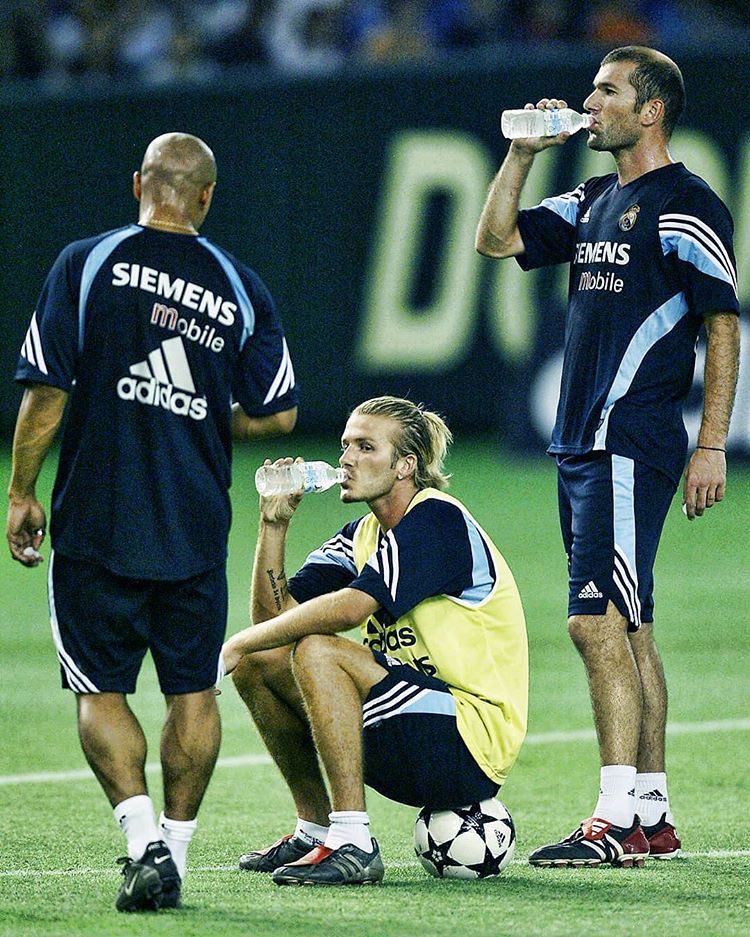 GameHunterAPP's tweet photo. Your August friendly reminder to stay hydrated 💦 
-
-
-
#Zidane #Gamehunter #gamehuntercommunity #gamehunterapp #august #stayhydrated #football #Legends #DavidBeckham #RobertoCarlos https://t.co/aLU6BPrftL