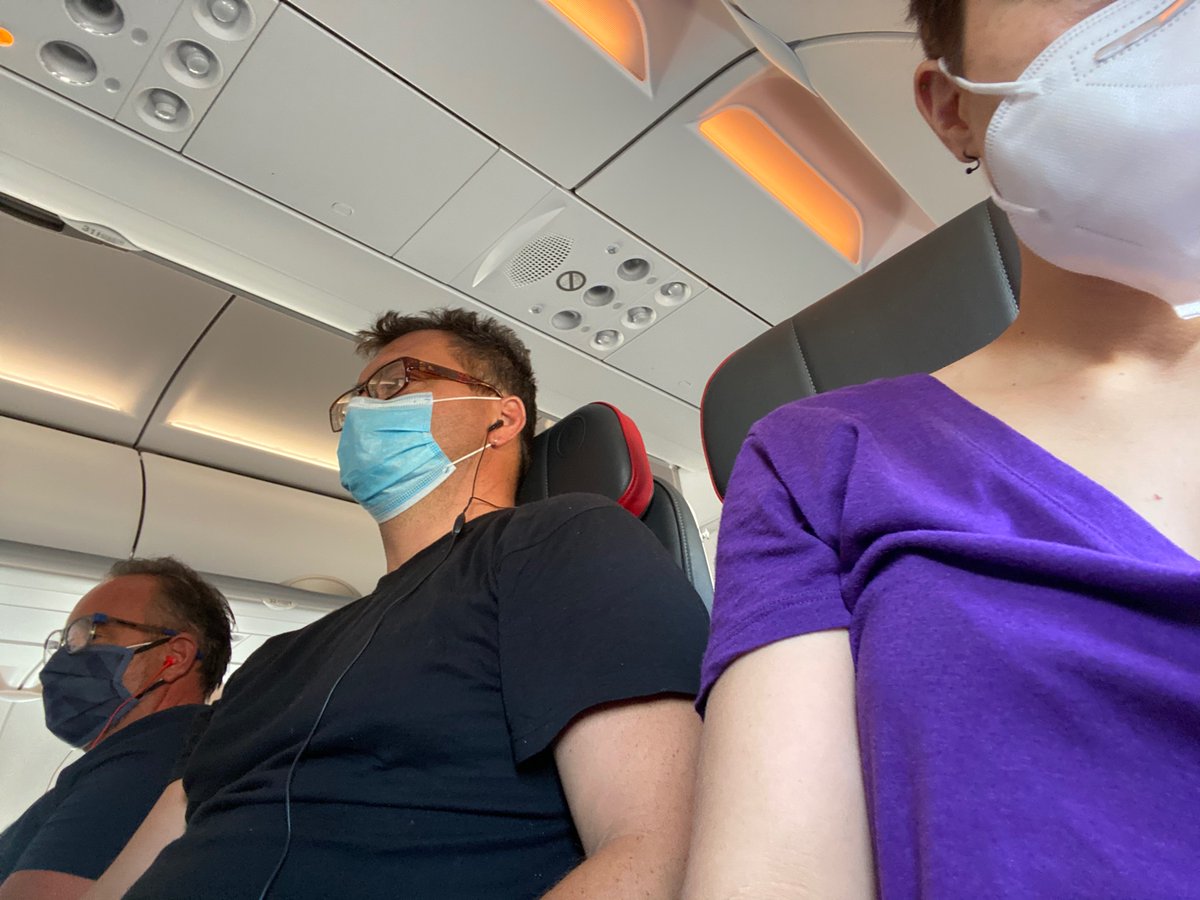 IGuadab's tweet photo. Don’t buy @turkishairline tickets if you you want to be safe and keep social distance.  They doesn’t leave a seat fee between passangers  #spain #madrid #COVID19 #KeepYourDistance https://t.co/wLOBSexFz3