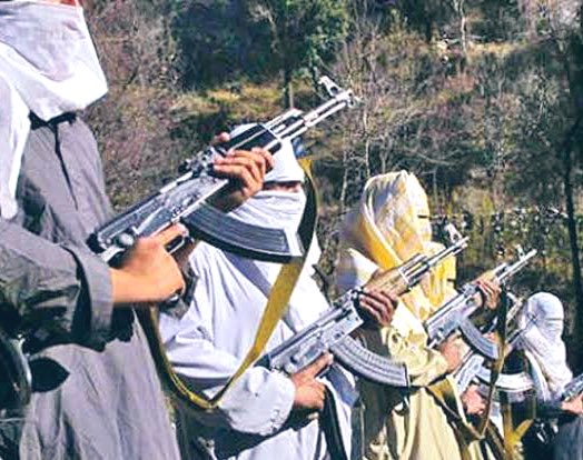 Rafiakhan96's tweet photo. The number of Kashmiri youths joining terrorist ranks has dropped more than 40 per cent since the revocation of Article 370. 
Even the people of Kashmir now give information about the terrorists to Army. People are helping in making Kashmir safe.
#NayaKashmir https://t.co/QcIxpsbmPh