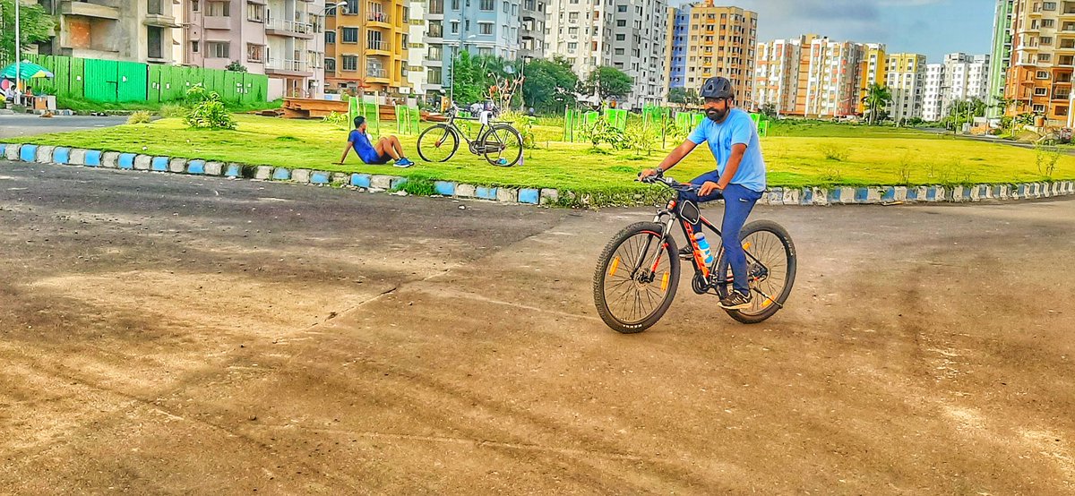RudraNandi's tweet photo. Behold the magic, witness the spectacle that is the Biswa Bangla Gate. An architectural marvel that is a testament to the efficient and quality execution of the concept.

Today's Bicycle Riding Activity 39.09 km #CYCLES4CHANGECHALLENGE
@FitIndiaOff #fitactiveday #cyclingforliffe https://t.co/HMGaE5CjDg