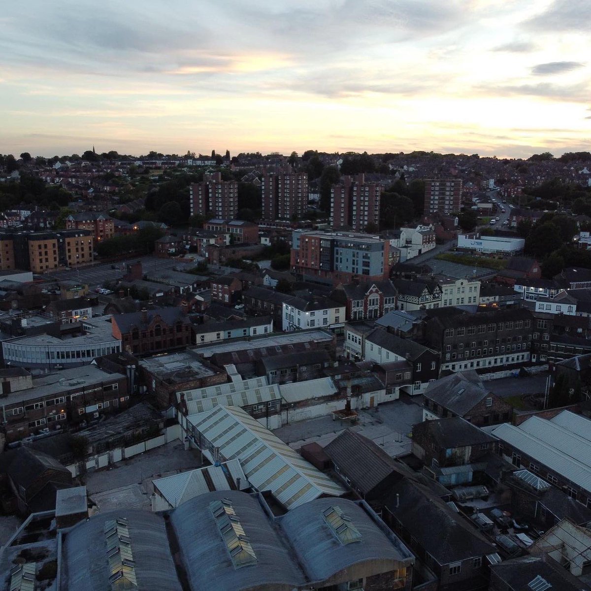 AshMBooth's tweet photo. Stoke skyline and the Spode Works factory. An industrial jungle... https://t.co/SdcDMTNIbh