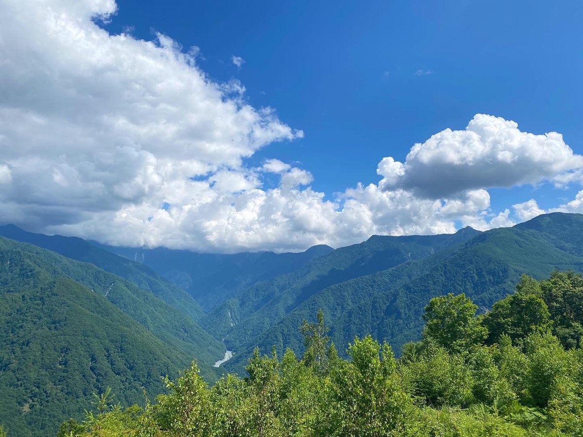 大鹿村観光案内所 標高16mの夕立神パノラマ公園 通行止めが解除されここまでは行くことができます 夕方になると沈む夕焼けと真っ赤に染まる南アルプス連峰の大パノラマを眺めることができますよ 大鹿村 大鹿村観光協会 日本で最も美しい村 夕立神
