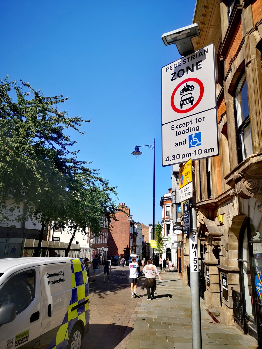 CaFNottmCity's tweet photo. #SignSaturday

🚫Beyond the sign is for pedestrians only🚫

🚚Between 4.30pm and 10am vehicles can stop for loading &amp; unloading only and #BlueBadge holders can park (3hrs max with time clock set)🚙

#knowYourSignAvoidAFine
#Nottingham #FlyingMotorcycle #ClearZone https://t.co/fclxfHWGed