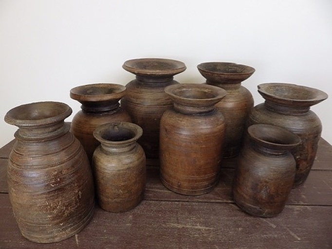 millwardsLtd's tweet photo. Collection of antique Indian wooden pots 
#millwards #indianantiques #vintage #importexport #wholesale  #antiquedealersofinstagram #antiquedecor https://t.co/ahdWAjj9RB