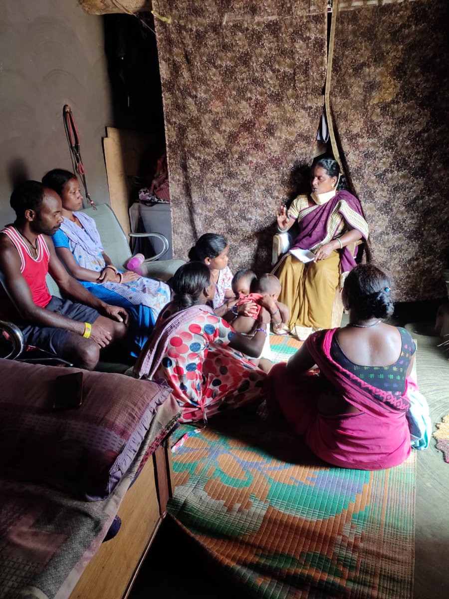 DeepuGuin's tweet photo. #WorldBreastfeedingWeek
Theme:Support breastfeeding for healthier planet. "A healthier world starts with #breastfeeding"Awareness drive and Homevisit by #anganwadiworkers of  @JashpurDist @WCDCgGov  @PriyankaJShukla 
@SPreraks @tini_tatatrusts @UNICEFIndia 
@RajanSankar1 https://t.co/oDIKgDN7Fi