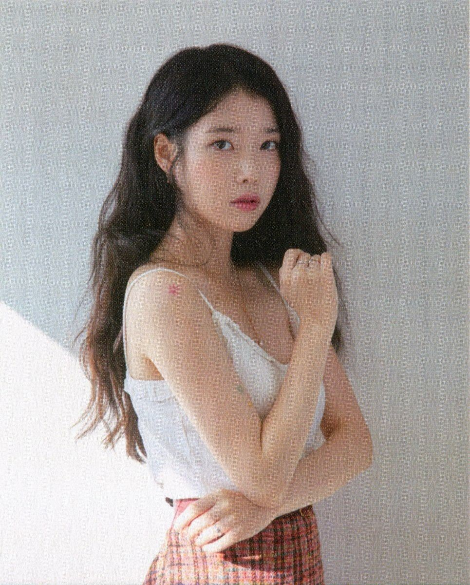 daph 💌 Twitterren: "can we all agree that IU- https://t.co/AvvDeCdQiQ...