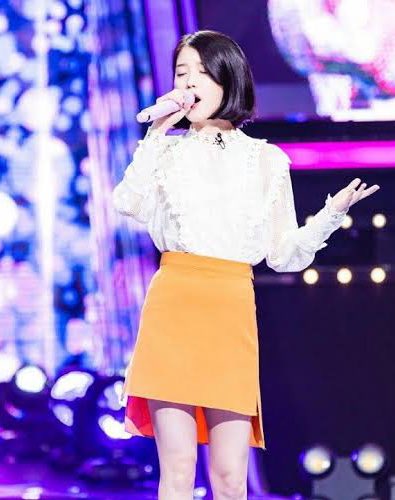 “Psy may have gunpowder, but  #IU always carries around a weapon with her. Her most powerful weapon of all: Her voice”- Bada, Fantastic Duo 2