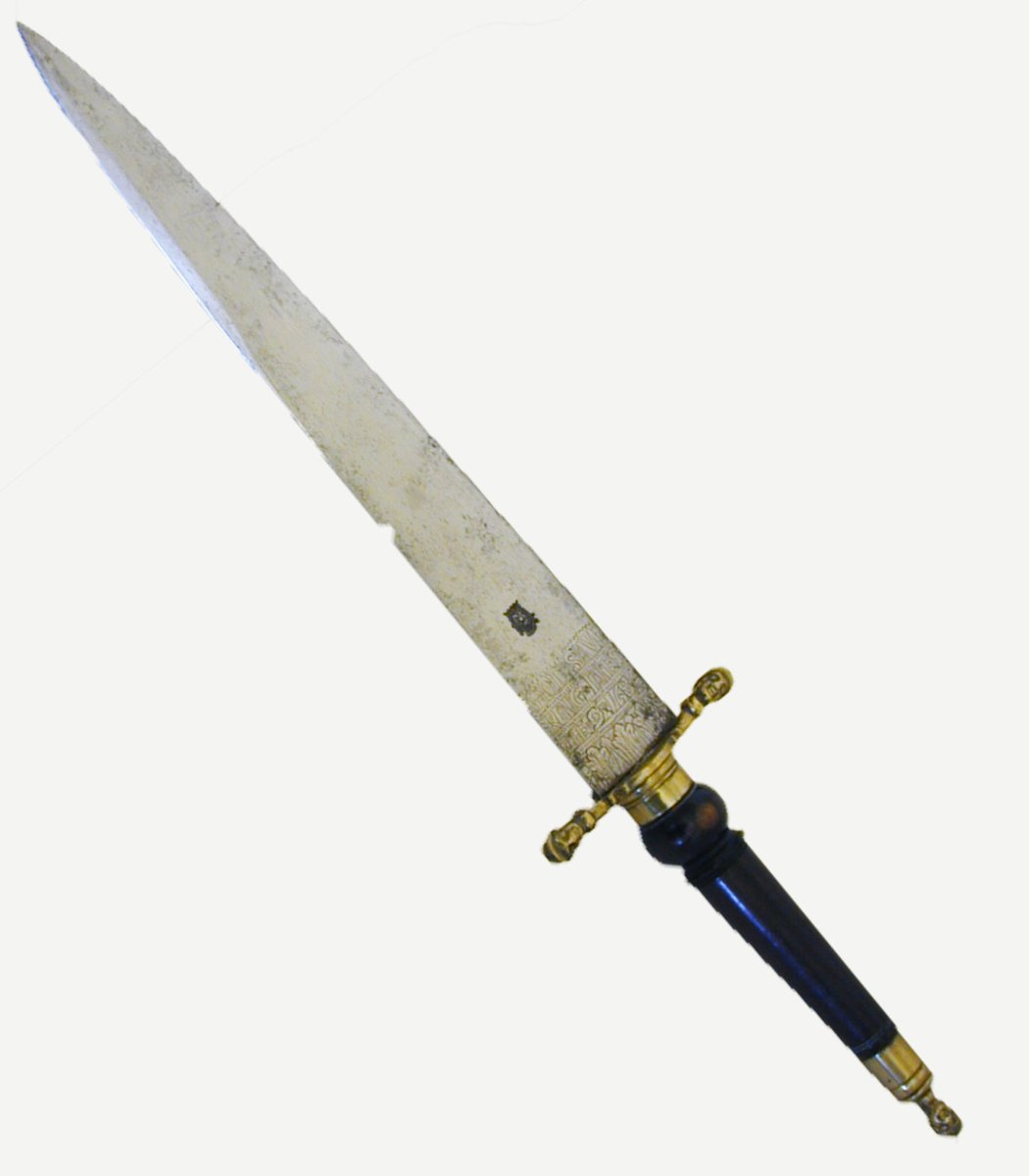 In War Requiem, Sean is pierced by a bayonet!We have this bayonet (1660-1710), with the pommel in the shape of a man's head.