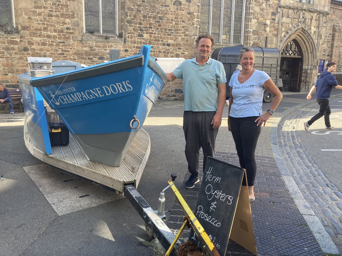 coryn02's tweet photo. Magic combo. Herm Oysters, Rocquettes Cider. Let’s hear it for local enterprise. Church Square today.  #Guernseytogether https://t.co/hdqeTRi4Wg