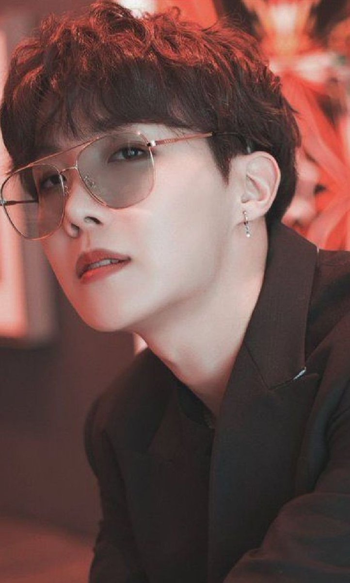 sha_raysha's tweet photo. #WeLoveYouHoseok https://t.co/tAiBbH64gt