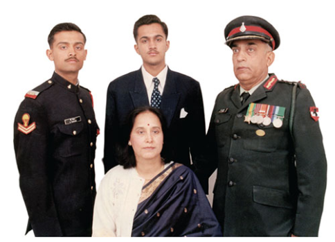 humansofiaf's tweet photo. "Robin left an impact on all the people he came in contact with. His predominant thought was country first always and then everything else." — Col. @Thapar77Thapar

Full story on https://t.co/EQCtduDPVh

#humansofiaf #indianarmy #KargilVijayDiwas2020 #JaiHind #drass #Braveheart https://t.co/XZYKMxHhAF