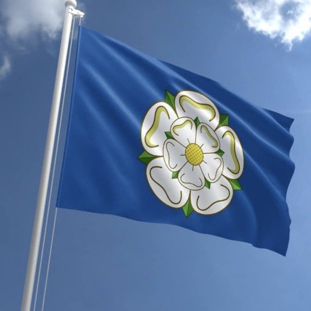 PrincesQuayHull's tweet photo. ‘Treat yorsen t’ a bargain, tek a look with the bains’ 
Visit Princes Quay today and celebrate #YorkshireDay ☀️ 
#localslang https://t.co/sg1aVtAtcC