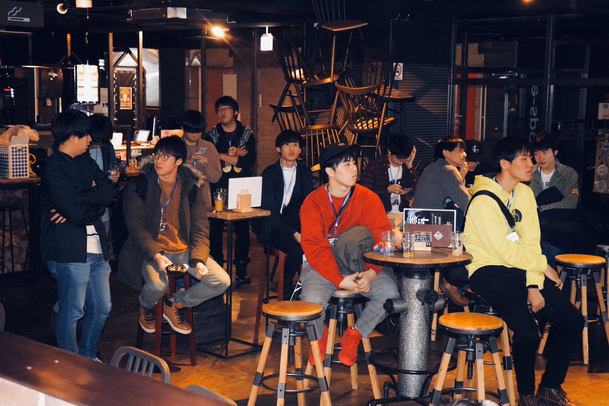 HeSF_Hokkaido's tweet photo. 【HeSFスマブラ対戦会】
e-REVOさんをお借りして、不定期で学生スマブラーが集まる対戦会開催中！

多数道内学生が参加！初対面同士でも気軽に参加してくれてます！

ドリンク🥤とフード🌭を摘みながら、対戦できる素晴らしい環境です！
高性能PCエリアもあります！ https://t.co/PolSDIQrgr