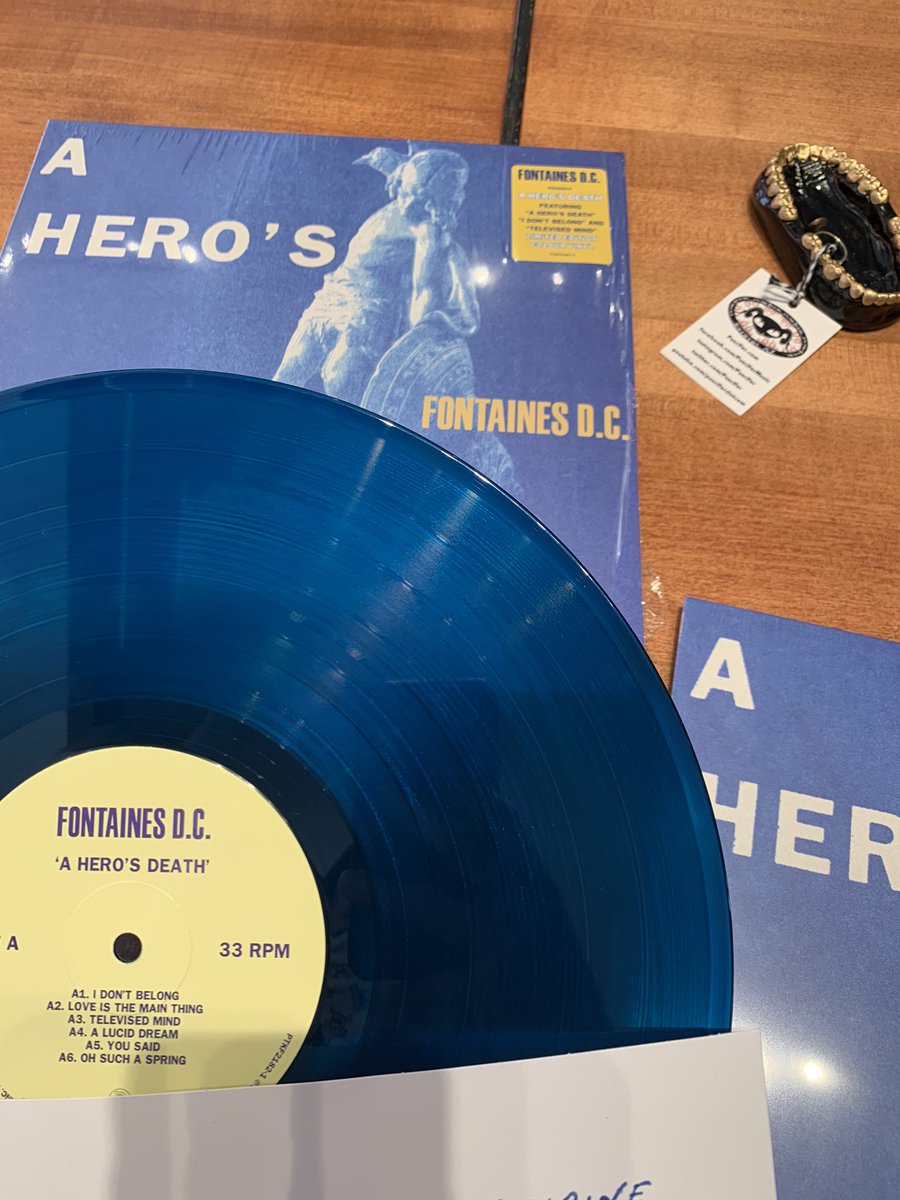 QueenBVinylCafe's tweet photo. Tasty vinyl, Merkin Vineyards Gelato and fresh cuts by @frankie2bits #pusciferthestore #jeromeaz @fontainesband @recordstoredayus #supportyourlocalrecordstore #barbershop #farmtofreezer https://t.co/FTjFha6lIe