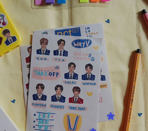 mevspinterest's tweet photo. - WayV Sticker Illustration -

x Real Pict
x 14.500/pcs
x Info lebih lengkap, bisa cek di https://t.co/XfHvgx8dJk ya :)

#WTS #Jualan #KpopSticker #KpopIllustration #WayVIllustration #Wayvilustrasi #WayV #WayVSticker #wayvstuff #printilanwayv #printilannct #nctstuff https://t.co/ioi3yoT4Cr