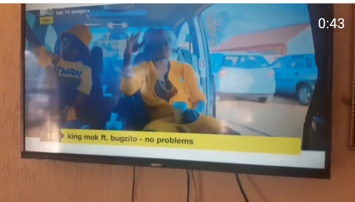 Siyanda_MC's tweet image. #NoProblems music video by @KingMok_ feat. @Bugzito debuts at No. 12 on @MTVBaseSouth #Top10Bangers 

Tune in again from 8pm again
