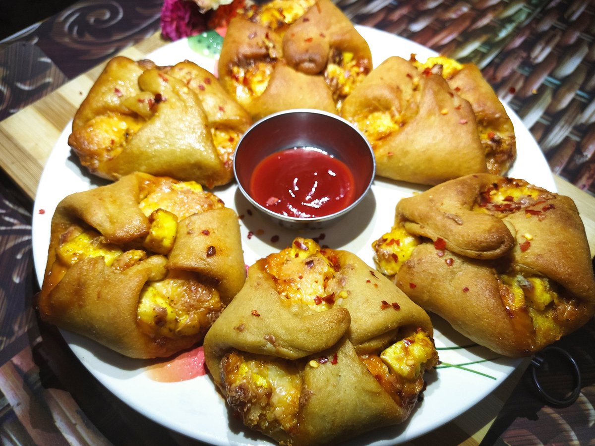 Cuisinezone1's tweet photo. Enjoy the healthy whole wheat Zingy Parcel at home without stepping out from your home. Watch my latest video for Dominos Style Zingy Parcel on YouTube channel Cuisine Zone. 
https://t.co/DxCfRA6hom 
#cuisinezone https://t.co/DnULWesEjc