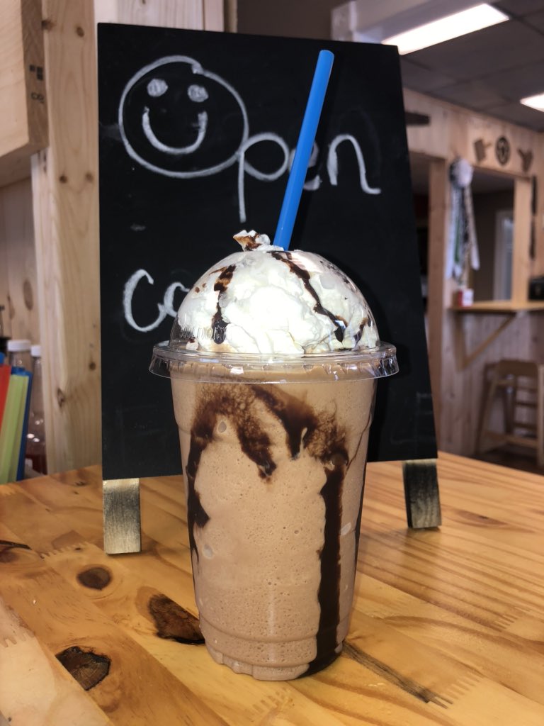 alamo_ice's tweet photo. Come see us today and try some of our blended ice coffee and our delicious shave ice! And don’t let a little rain stop you from coming in because we also have indoor seating! 😱😱 https://t.co/GCEjF8MaiZ