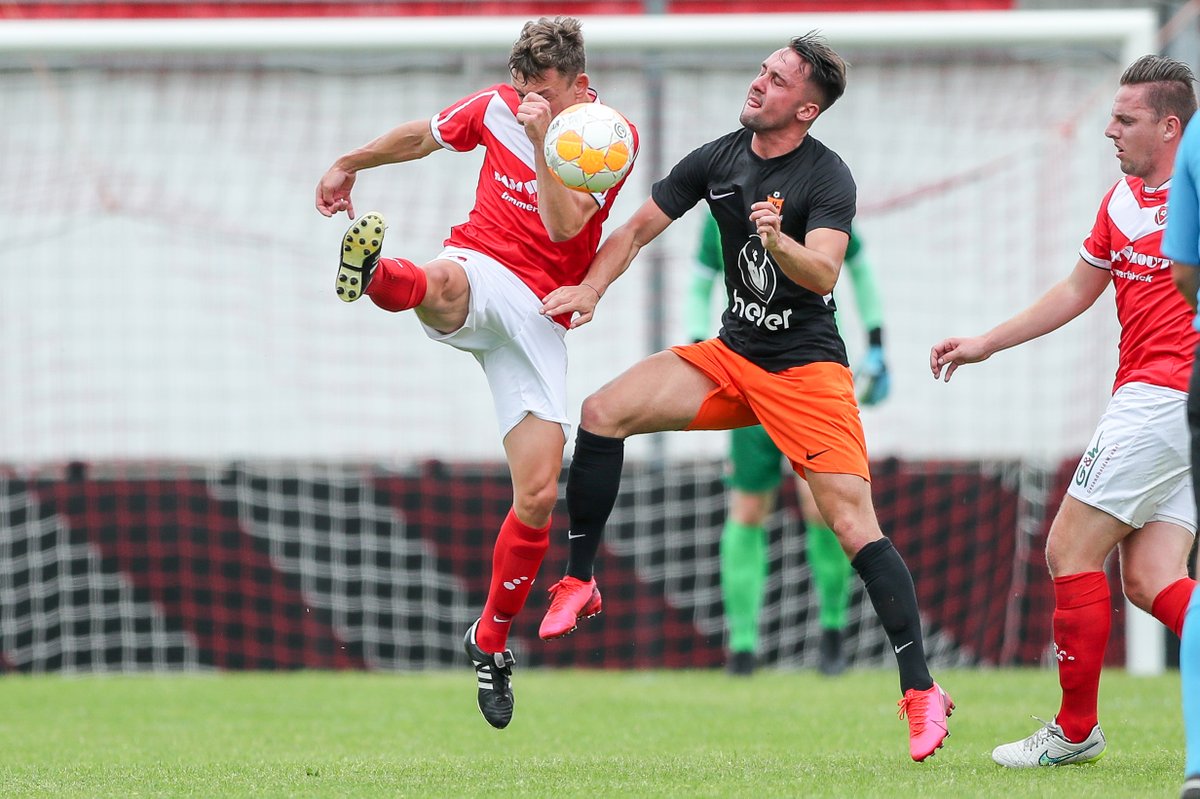 HHCHardenberg's tweet photo. De wedstrijd in Harkema is geëindigd in 1-0. Gefeliciteerd met de eerste overwinning bij @HarkemaseBoys, @Janpietbosma! #harhhc https://t.co/t3RN3I71Wo