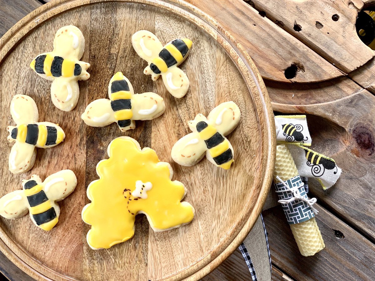CVilleC_C's tweet photo. Old-Fashioned Orange Cookies this weekend🍊! This recipe was shared with us by a long-time Cottleville resident and we think that you’re going to LOVE it
.
#orangecookies #sharedrecipes #eatlocal #cookies #cottlevillemo #cottleville #keepcottlevillecool https://t.co/rlBk0KW7w1