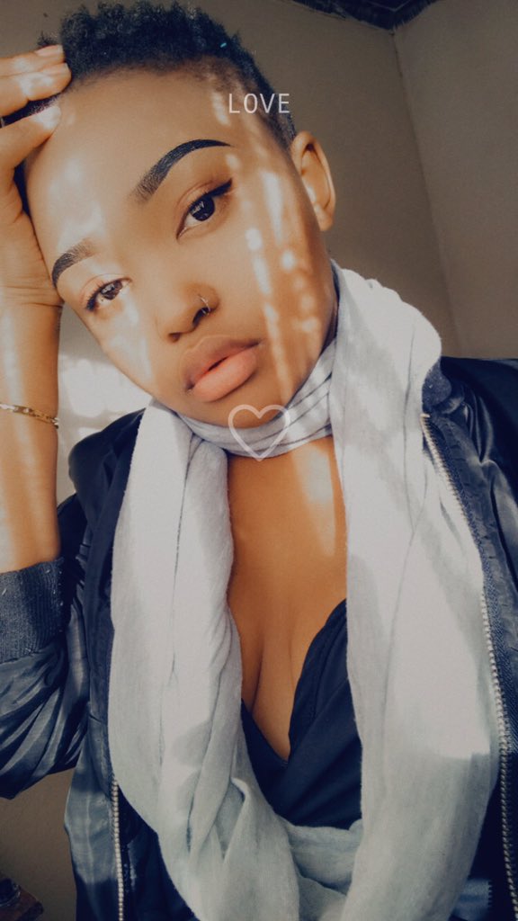 Tebogo_M1's tweet photo. Black🖤👑 https://t.co/DA9Rgov497