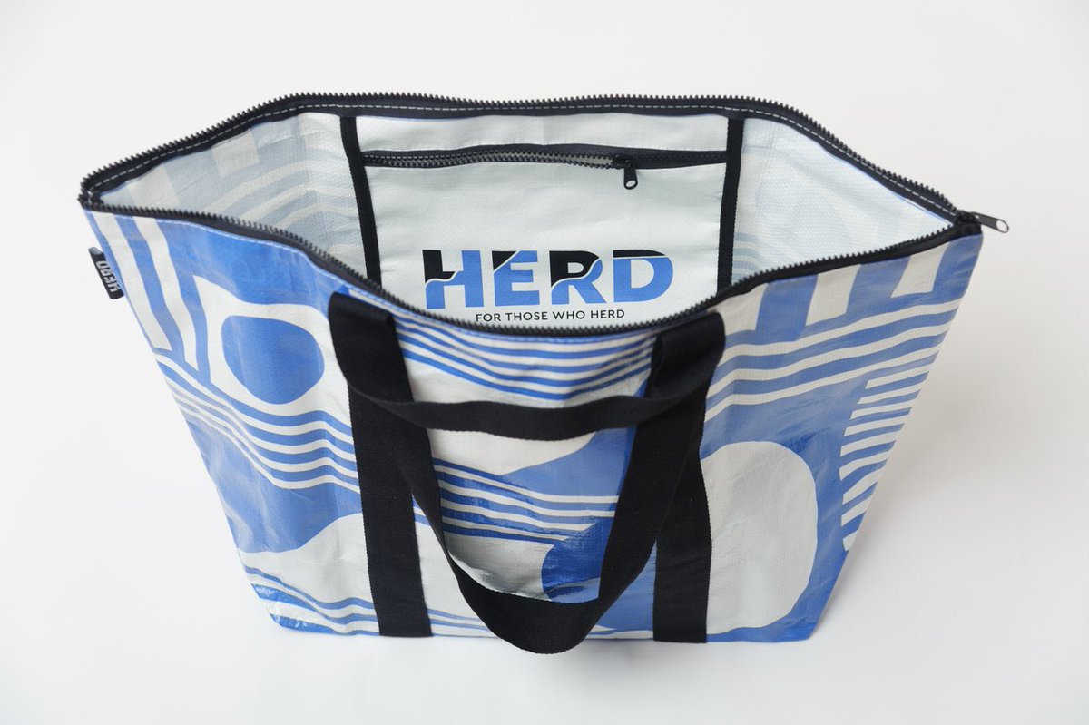 emslieshop's tweet photo. @altrinchammkt we have a#some wonderful new Herd tote bags in! Swing by and take a look Tues-Fri-Sat 8am-3pm #totebag #bagforlife #herdbag #emslie #altymarket https://t.co/CJPqb5HqzM