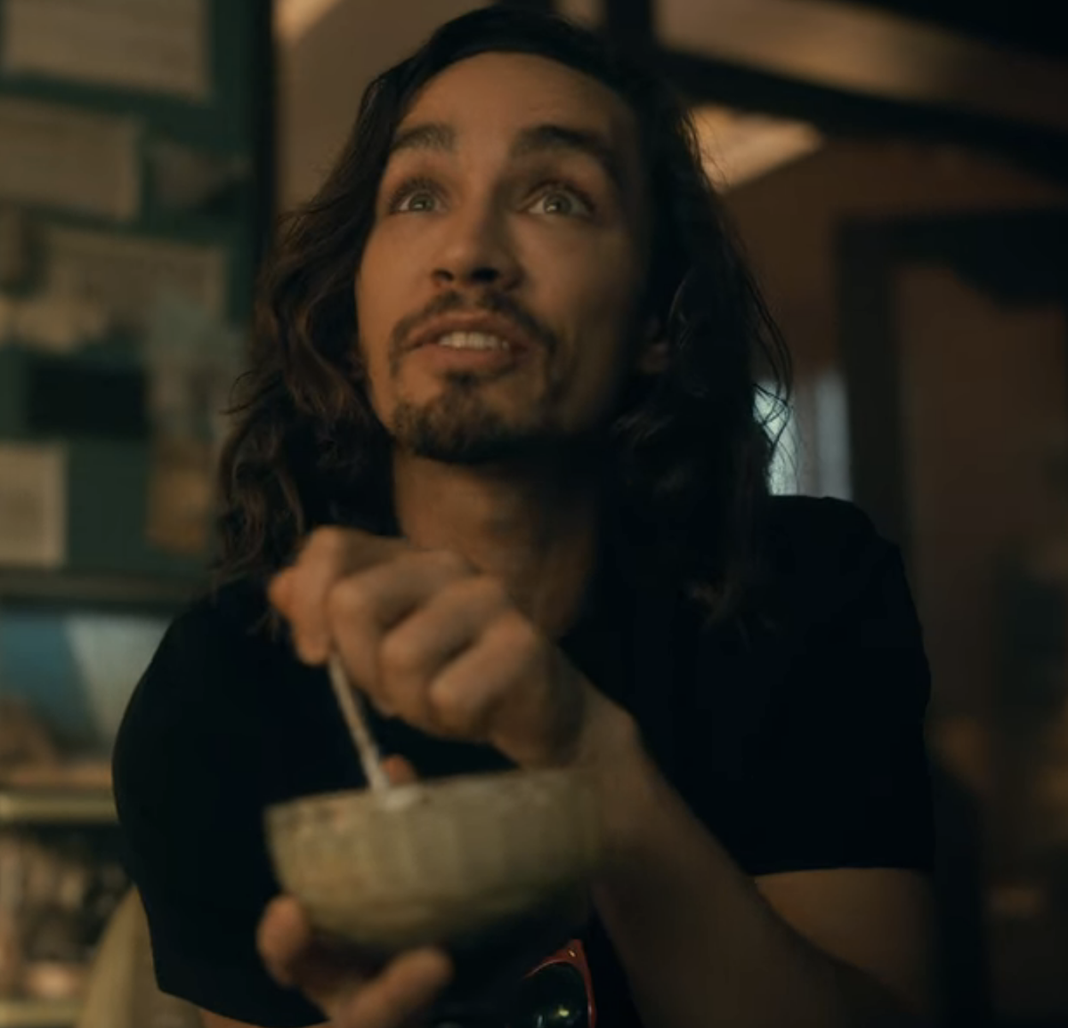 klaus hargreeves icons! [post credit if using]