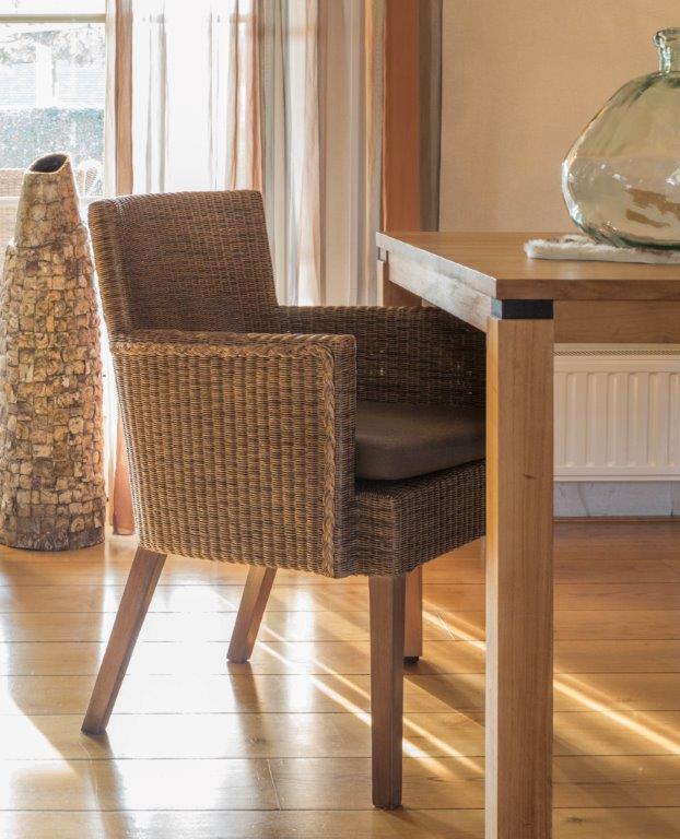 Loom Winkel on Twitter: "Gezellige Lloyd loom stoelen voor de keuken, woonkamer of serre. Super sterke stoelen die altijd dat extra stukje sfeer brengen. Denk ook eens aan Lloyd loom stoelen.