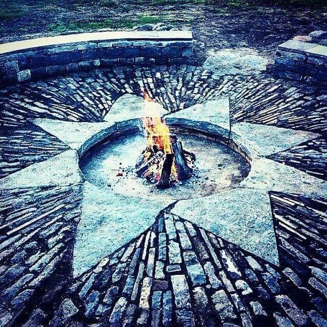 MasonryIsland's tweet photo. Four directions to represent Saugeen's Treaty#29 @TheTorontoSun @CTVNews @globalnews @CityNews #stonework #Homeland #Indigenous #NativeAmerican #FirstNations  #reconiliation #newbeginnings #entrepreneur #entrepreneurship #apprentice #apprenticeship #business #firepit #cobblestone https://t.co/rM1JYyyegS