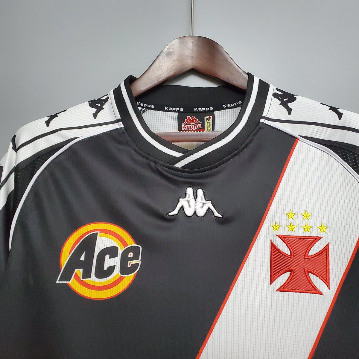 CamisaPesada's tweet photo. O time da Virada! 
A parceria entre Romário e Edmundo gerou belos frutos, retratados em um manto especial: 

👕 Retrô Vasco Home 99/00
📏 Tamanhos P/M/G/GG e 2GG
🔢 Personalização Gratuita
💳 Parcelamos em até 12X
📲 https://t.co/u6RvshSZ41

#camisapesada
#asuafootballstore https://t.co/PE4UFpExPw